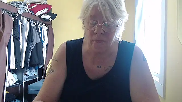 canadiancougar1965 online show from February 17, 4:50 pm