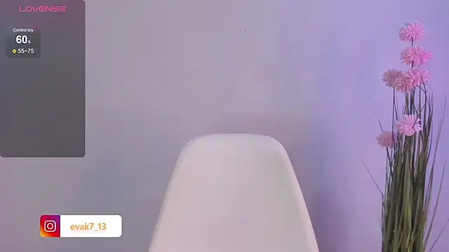 Snapshot of shara_queen1 chatting on October 7, 4:17 am shara queen1 online show from October 7, 4:17 am
