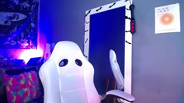 amelierouss online show from April 30, 5:12 am