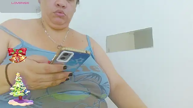 Candy and Jh0n online show from December 4, 5:10 am