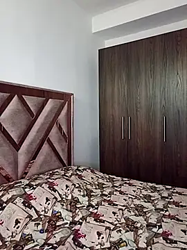 CorinaSmith28 online show from February 15, 9:25 pm