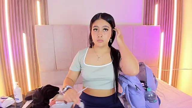 Annie9  online show from April 24, 3:31 am