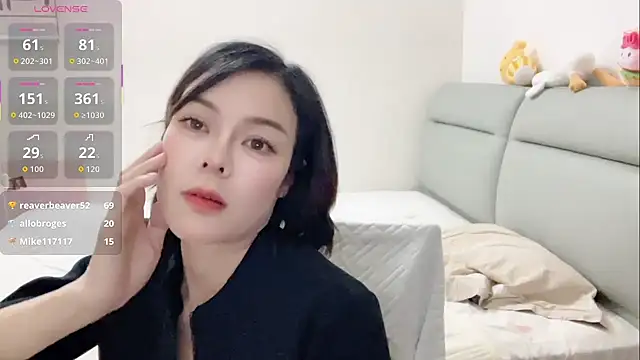 Linda-LL online show from April 25, 1:41 pm