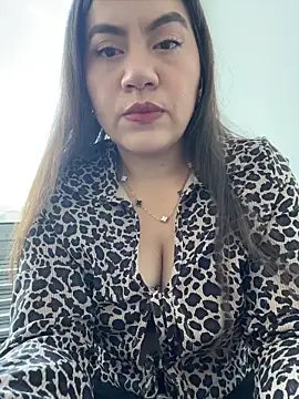 Iam  Cristal online show from June 10, 10:30 pm
