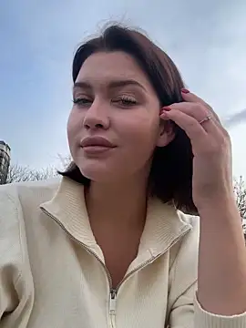 KikiWatson online show from November 20, 7:09 am