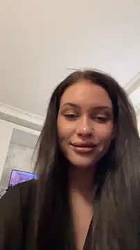 KikiWatson online show from April 24, 1:03 pm