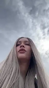 KikiWatson online show from March 29, 7:51 am