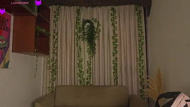 HannaRhodes online show from March 13, 3:24 pm