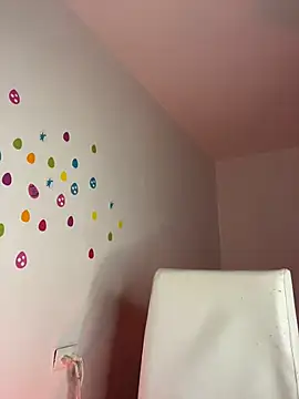 MadelineBenet online show from March 31, 4:23 am