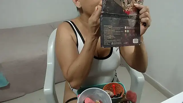 Agatha browser online show from October 3, 1:27 pm