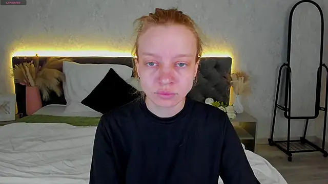 Michelle Blond online show from March 12, 9:23 am