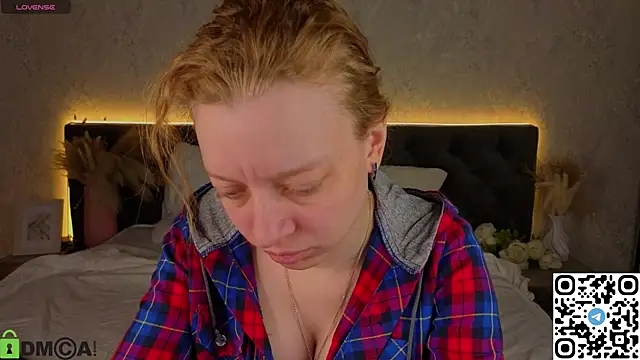 Michelle Blond online show from April 20, 12:57 am