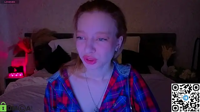 Michelle Blond online show from April 27, 1:25 am