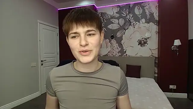 EmiliaYours online show from March 13, 3:24 pm