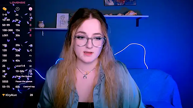 Snapshot of luna_berryy chatting on October 11, 7:49 pm luna berryy online show from October 11, 7:49 pm