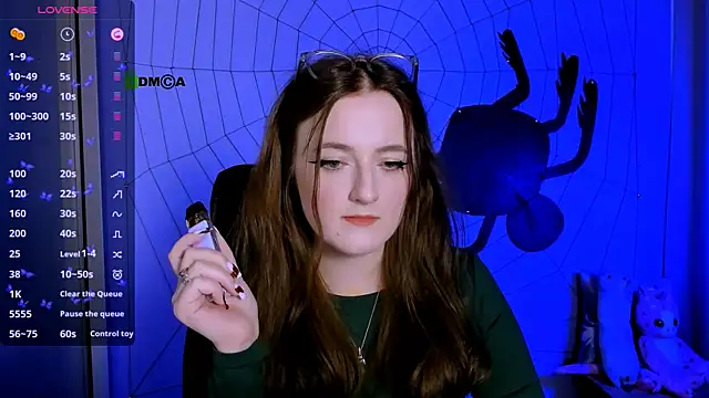 luna berryy online show from October 29, 8:55 pm