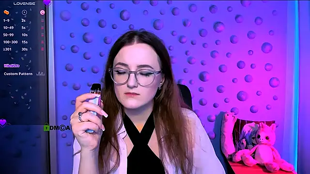 luna berryy online show from November 28, 8:12 pm