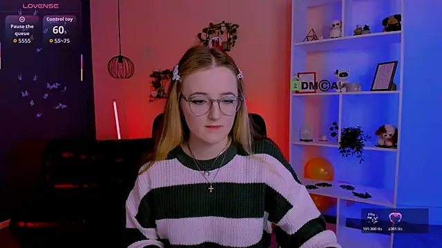 luna berryy online show from April 12, 7:27 pm