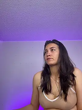 aurora divine online show from April 24, 7:05 pm