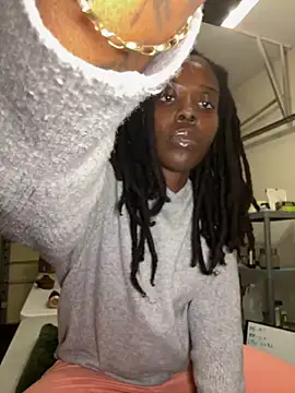 choclatepeaach online show from November 10, 10:38 pm