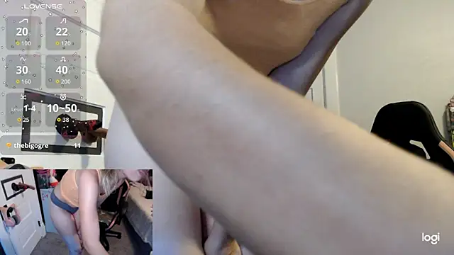 KierBearKisses online show from November 18, 5:03 pm