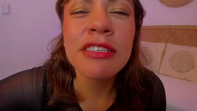 gipsela gomez online show from April 24, 7:49 pm