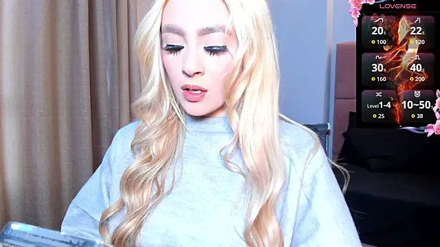 miacarperr1 online show from June 13, 9:23 pm