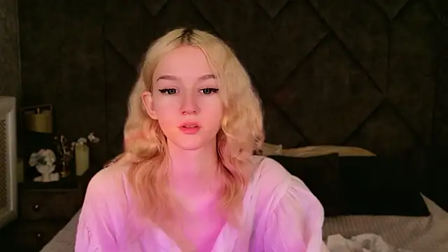 NaomiLoys online show from November 14, 10:59 am