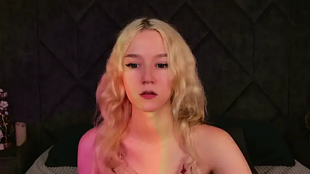 NaomiLoys online show from September 12, 9:11 pm