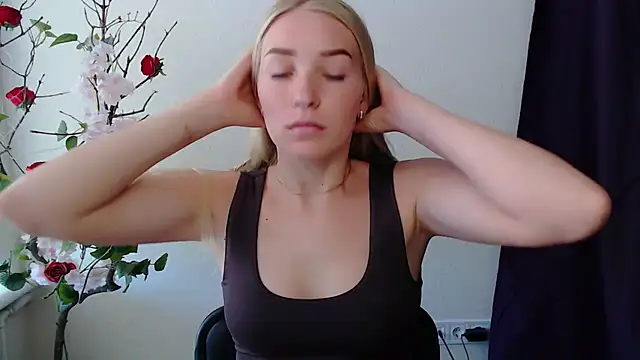 Queen ofLove online show from June 25, 7:13 am