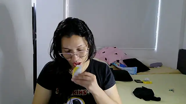 Snapshot of luxandracon23 chatting on October 10, 6:13 pm luxandracon23 online show from October 10, 6:13 pm
