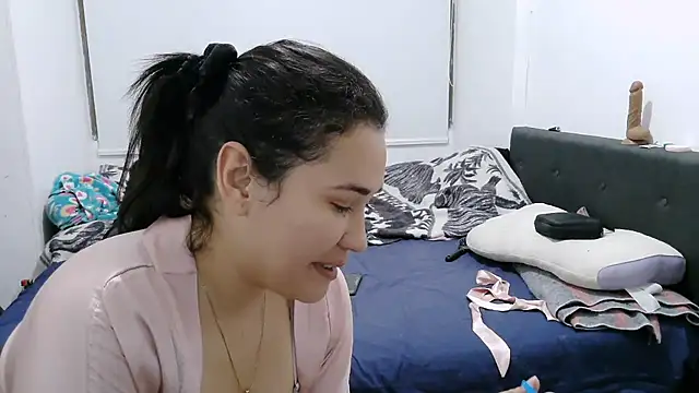 luxandracon23 online show from October 31, 3:30 am