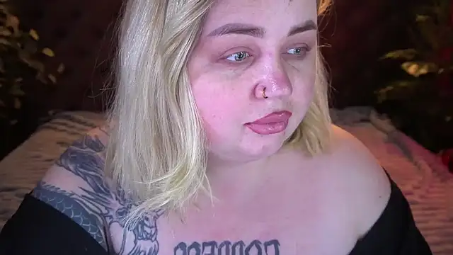 ZaraReignn online show from April 23, 3:03 am