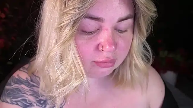 ZaraReignn online show from April 22, 2:52 am