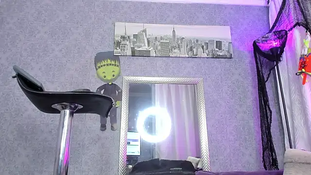  kitty wuichis online show from October 29, 5:45 am