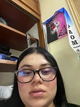 alissonfernandez  online show from February 3, 2:53 am