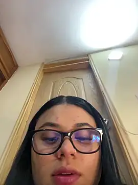 Snapshot of alissonfernandez_ chatting on October 10, 12:15 am alissonfernandez online show from October 10, 12:15 am