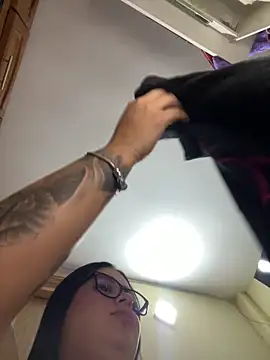 alissonfernandez  online show from March 15, 5:26 pm