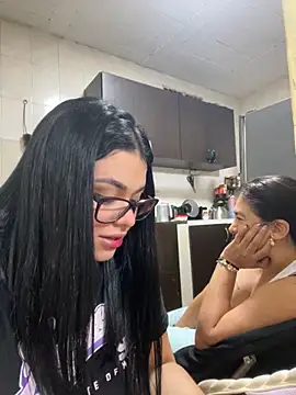 Snapshot of alissonfernandez_ chatting on October 4, 12:49 am alissonfernandez online show from October 4, 12:49 am