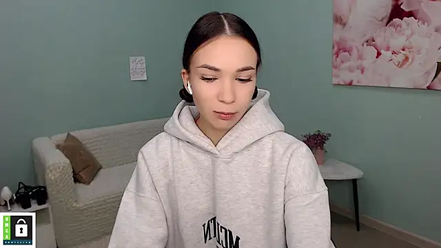 AmyJonas online show from November 18, 4:46 am