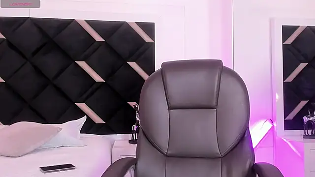 Carolina Evanss online show from April 26, 4:21 am