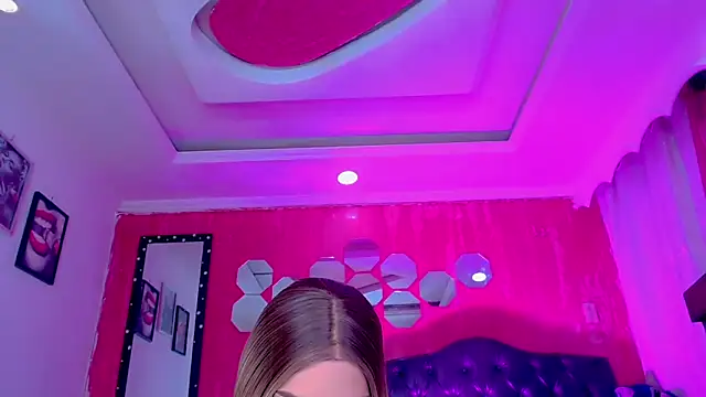 TiffanyMackensyy online show from April 26, 12:30 am