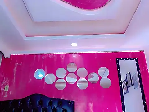 Snapshot of TiffanyMackensyy chatting on September 9, 5:07 am TiffanyMackensyy online show from September 9, 5:07 am