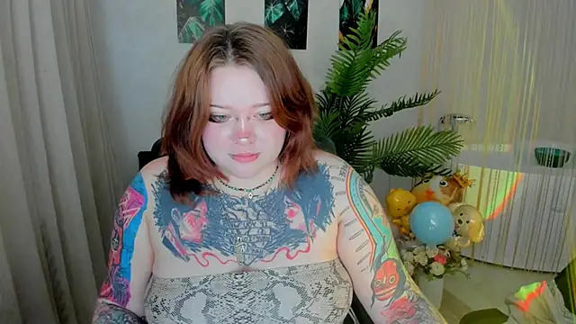 MoonLghte online show from April 23, 8:00 pm