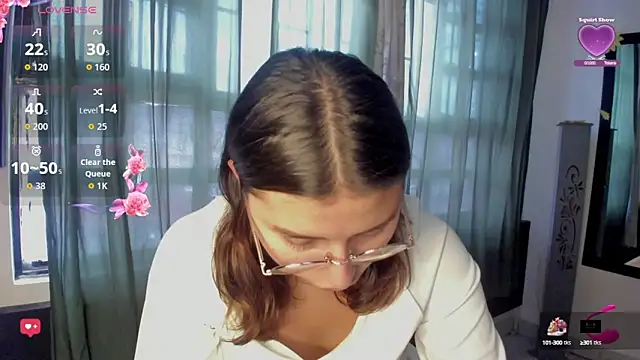 Snapshot of Noellesable chatting on October 8, 5:28 pm Noellesable online show from October 8, 5:28 pm