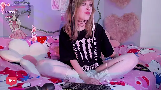 EvaStevs online show from March 25, 9:39 pm