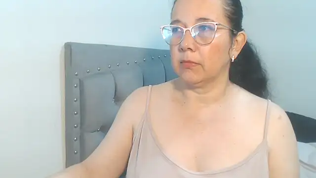 Snapshot of maturepriscila chatting on September 17, 4:05 pm maturepriscila online show from September 17, 4:05 pm