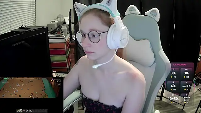 LilyFoxxx online show from June 28, 5:14 am