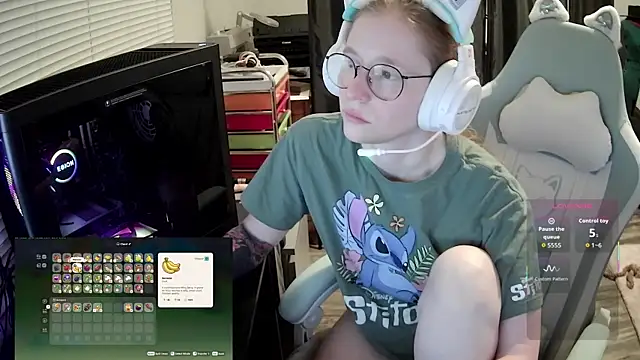 LilyFoxxx online show from July 29, 5:07 am