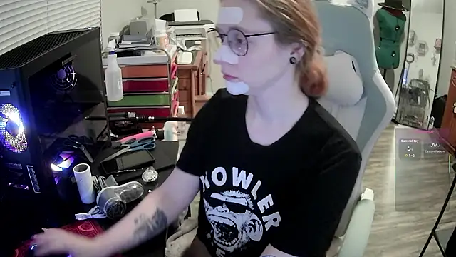 LilyFoxxx online show from March 8, 6:06 am